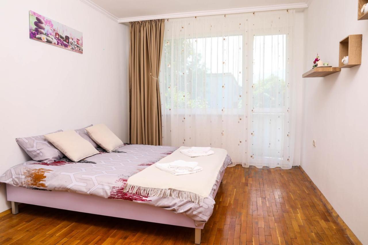 Krichim Apartments,Three-Bedroom, Large Apartment, Top Center Sófia Exterior foto