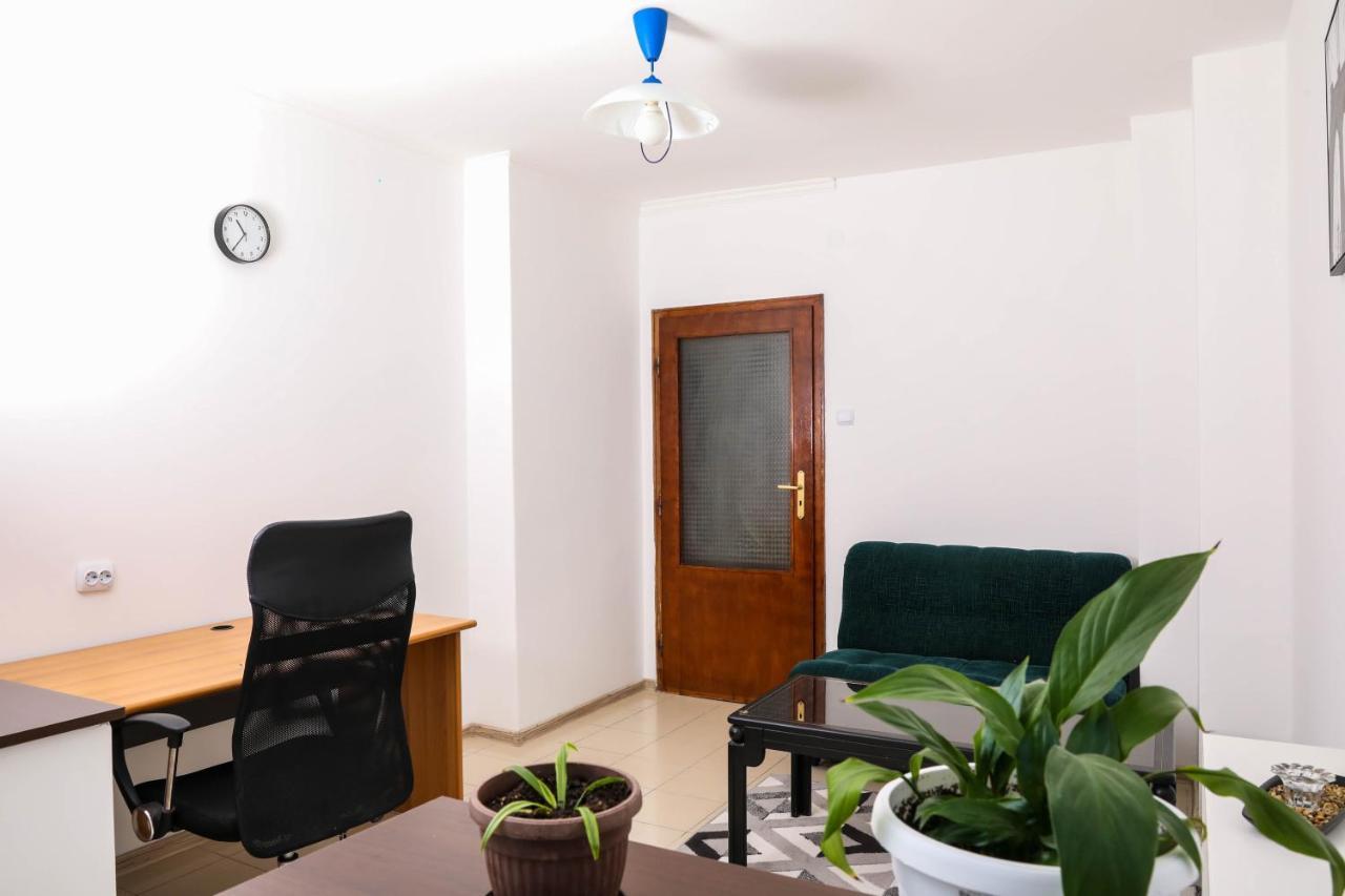 Krichim Apartments,Three-Bedroom, Large Apartment, Top Center Sófia Exterior foto